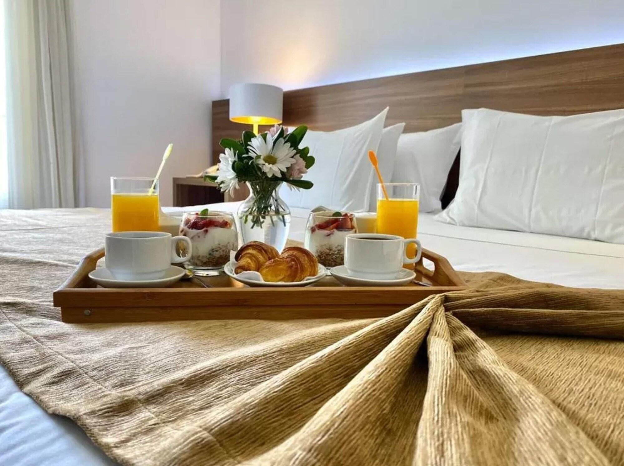 Parque Hotel Jean Clevers Punta del Este Exterior foto Room service