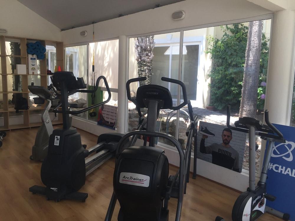 Parque Hotel Jean Clevers Punta del Este Exterior foto The gym at the club